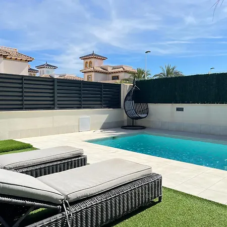 Deluxe La Marina