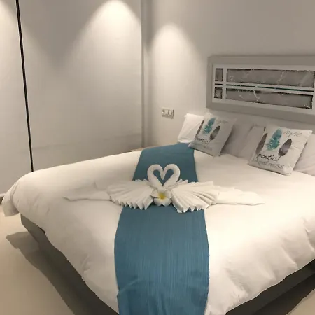 Deluxe La Marina Alicante