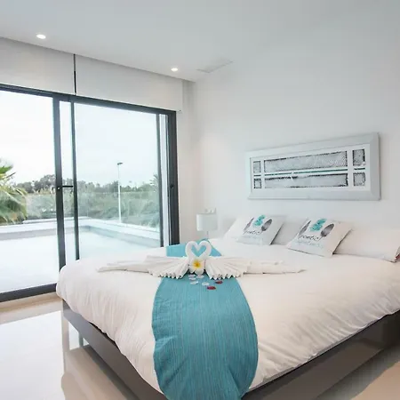 Deluxe La Marina