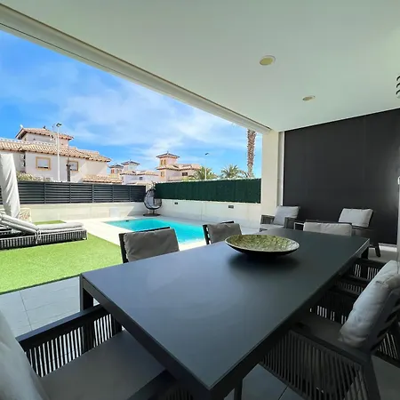 Deluxe La Marina Alicante