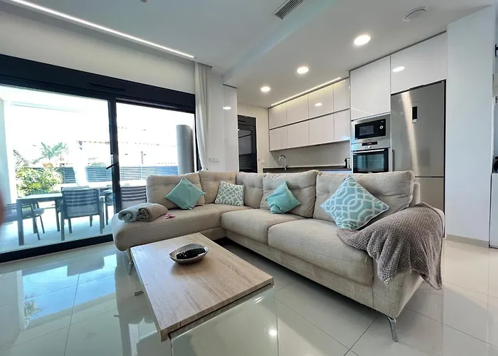 Deluxe La Marina Villa