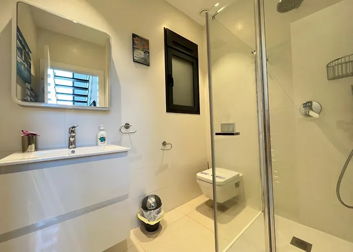 Deluxe La Marina * Alicante