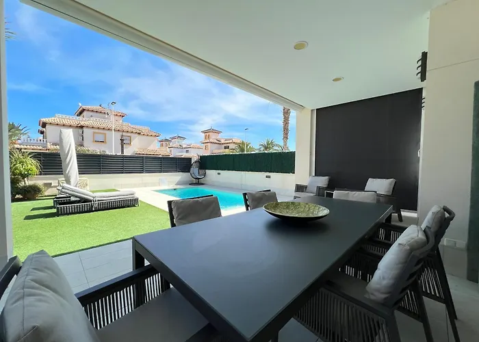 Deluxe La Marina Alicante